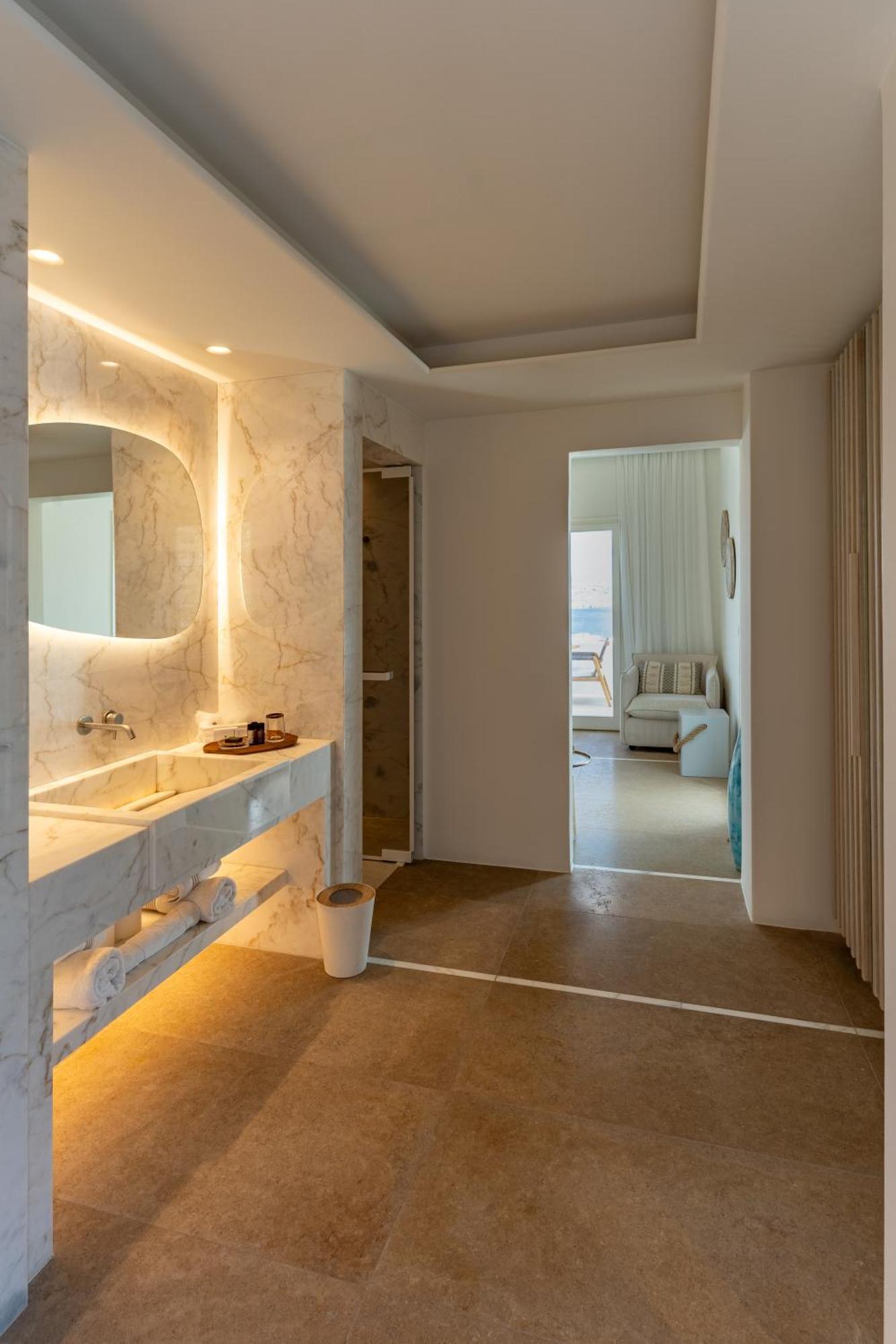 νumi Boutique
