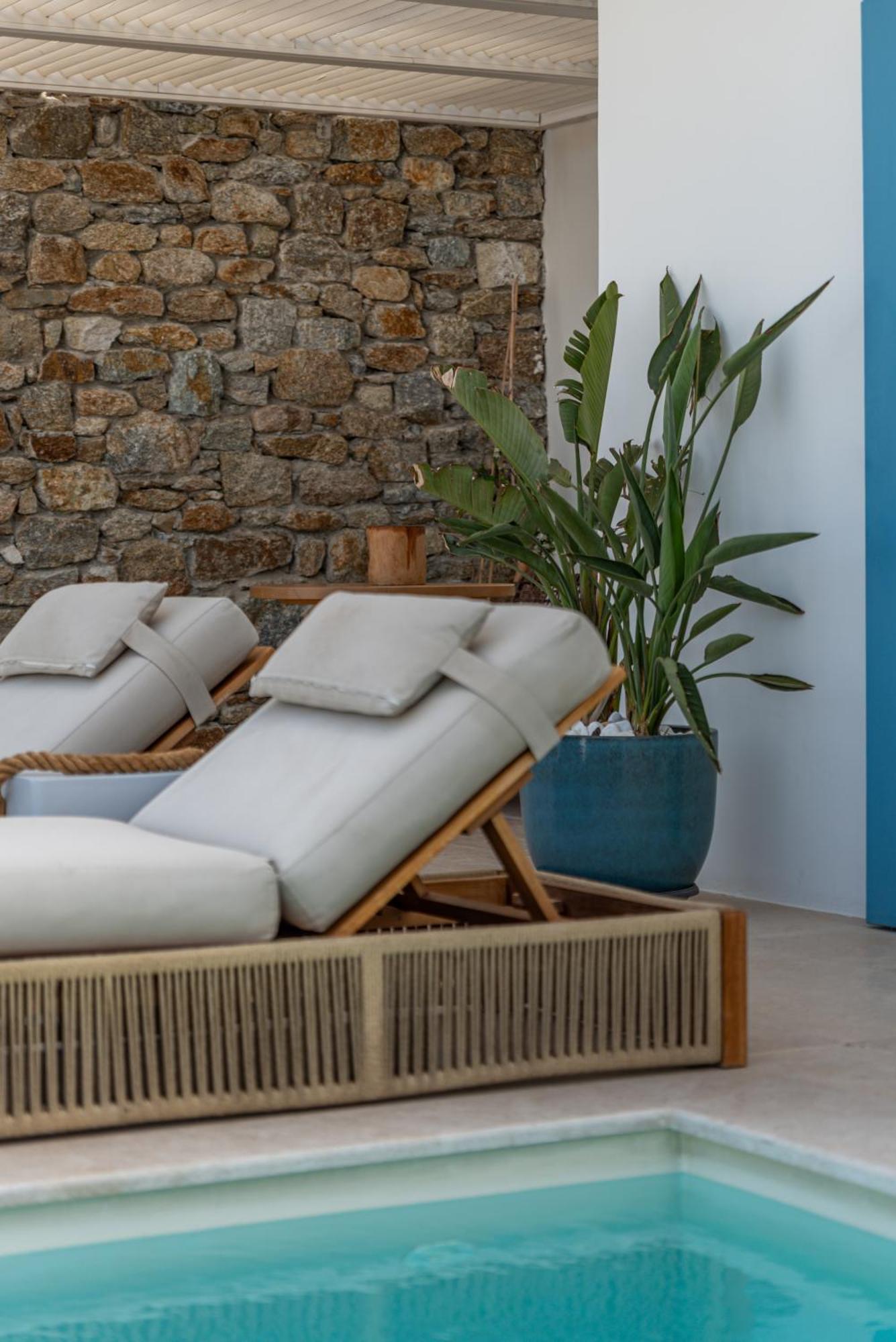 νumi Boutique *